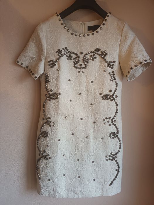 Официална рокля.