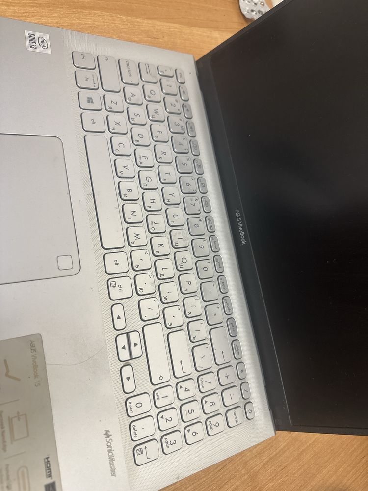ASUS VivoBook 15