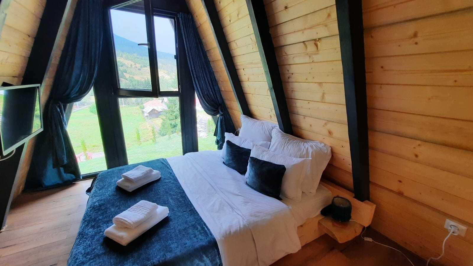 Închiriez cabană A-frame în Colibița