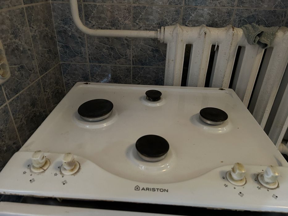 Газовая плита Ariston