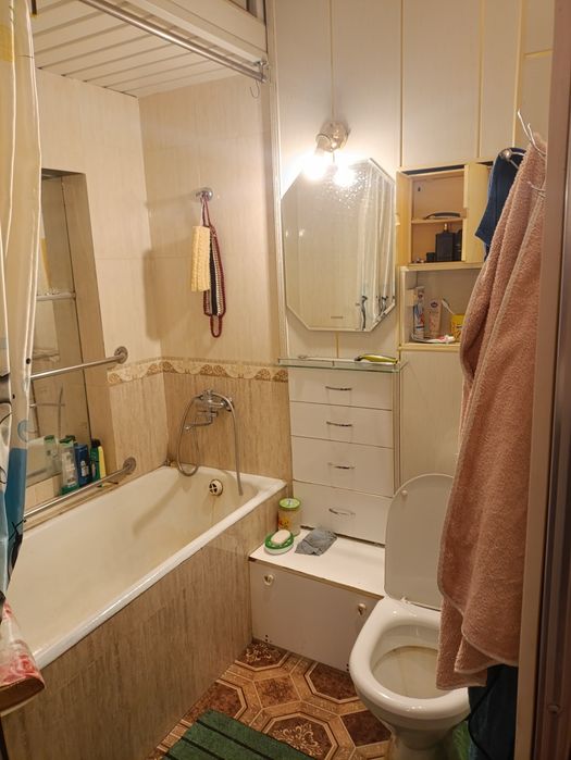 Сдается 2 комнаты в 3-х комнатной квартире.