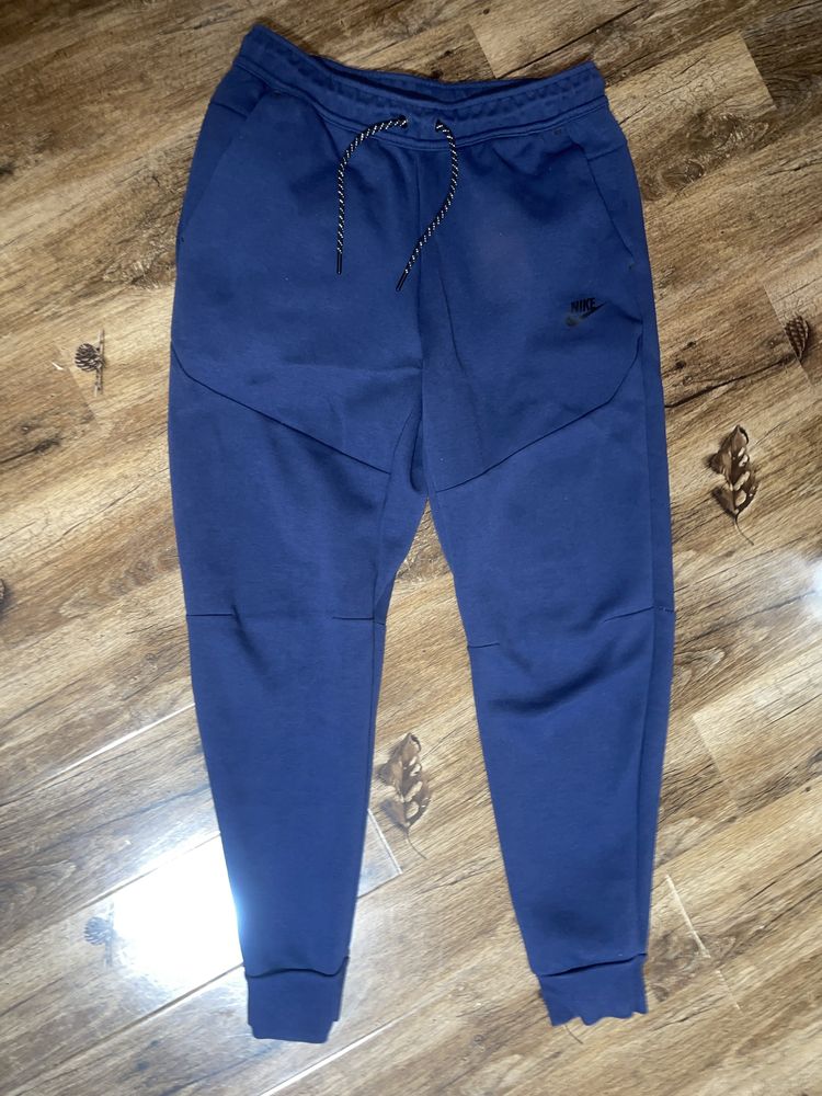 Nike Tech Fleece pants