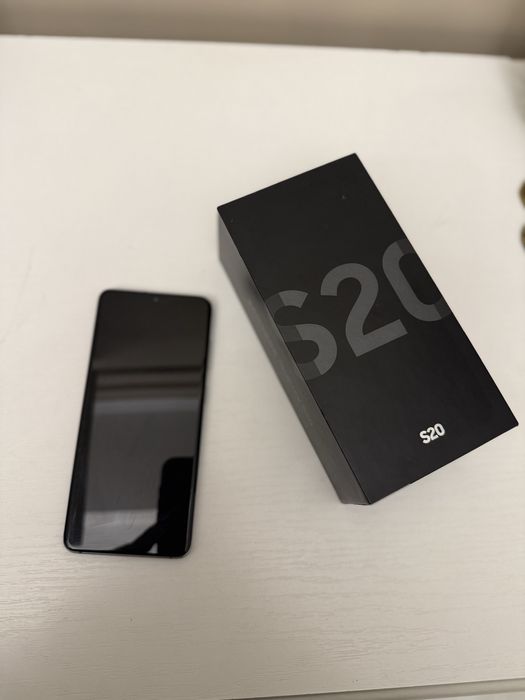 Телефон Самсунг Галакси S20