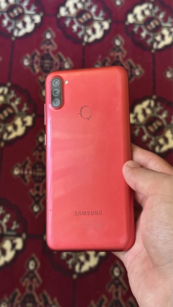 Samsung A11 qiz bola ishlatgan