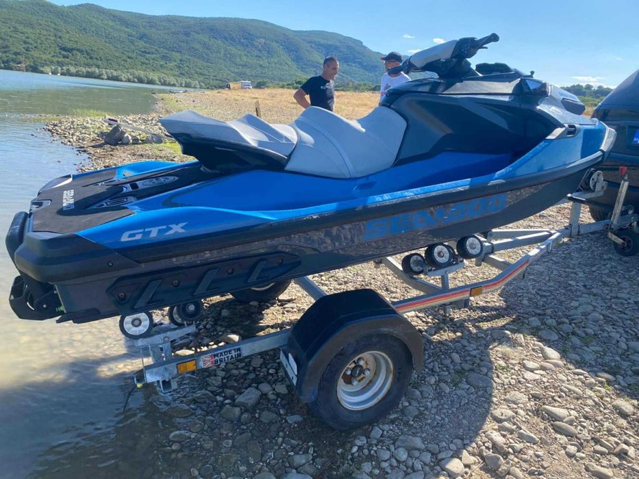 Seadoo GTX  2021, Регистриран в МА, продава се с колесара