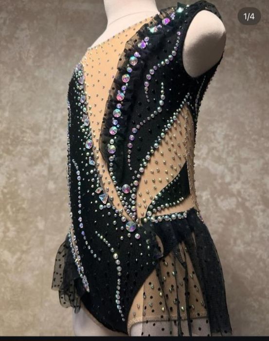 Продам новый гимнастический купальник