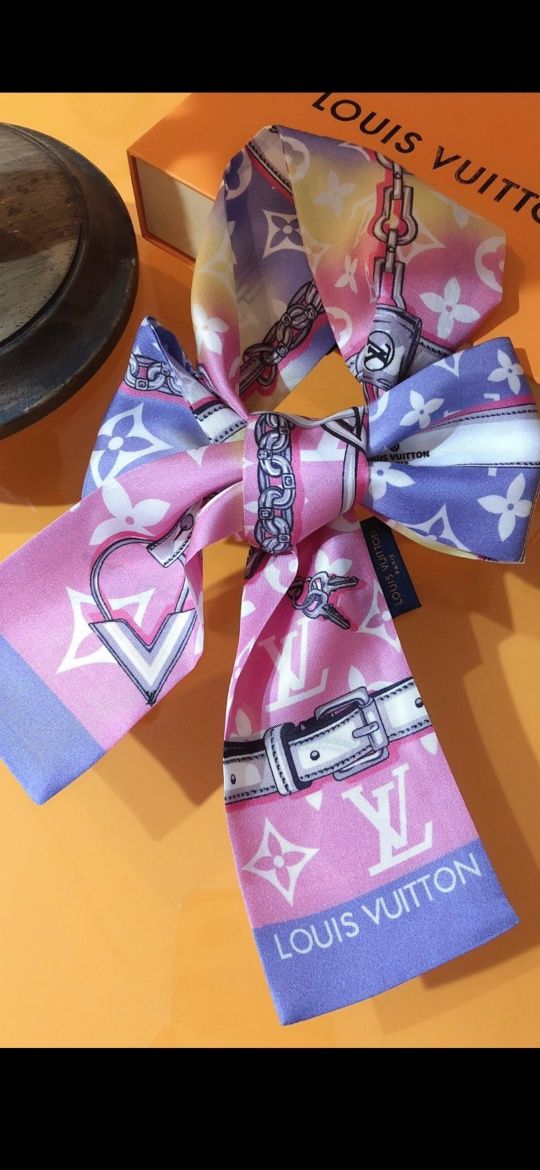 Eșarfă Louis Vuitton model 2025, 8 modele