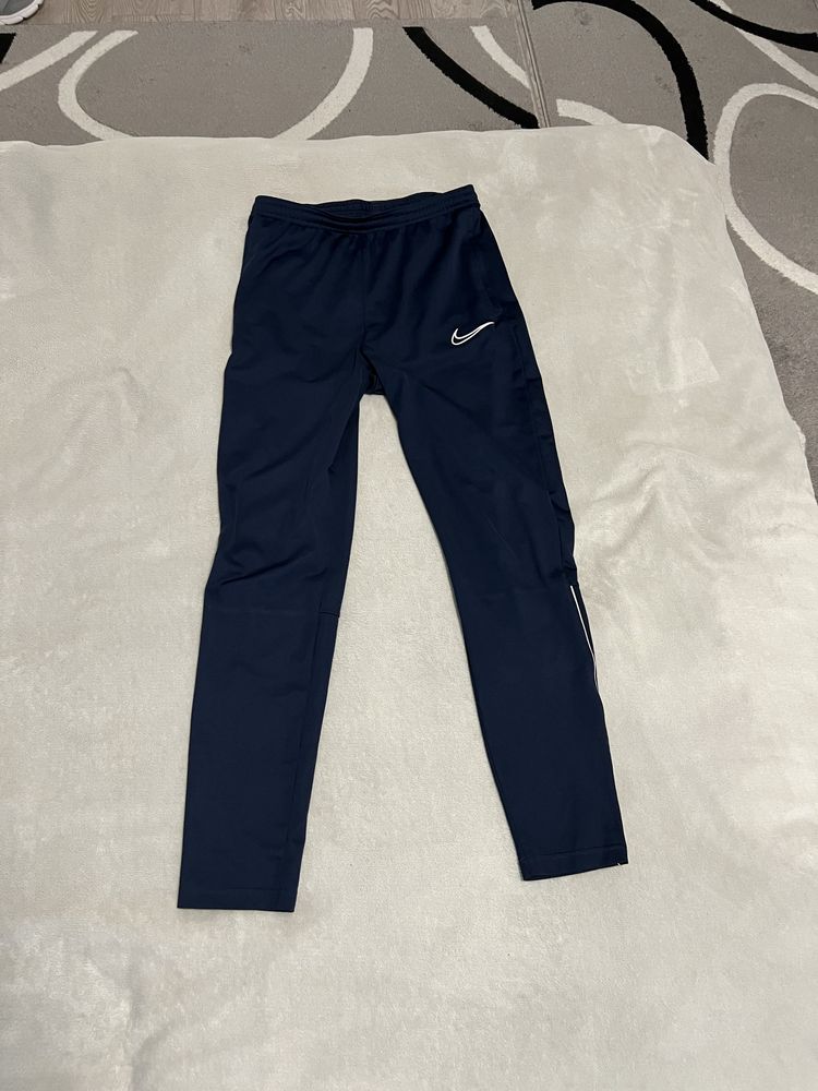 Оригинален анцуг Nike