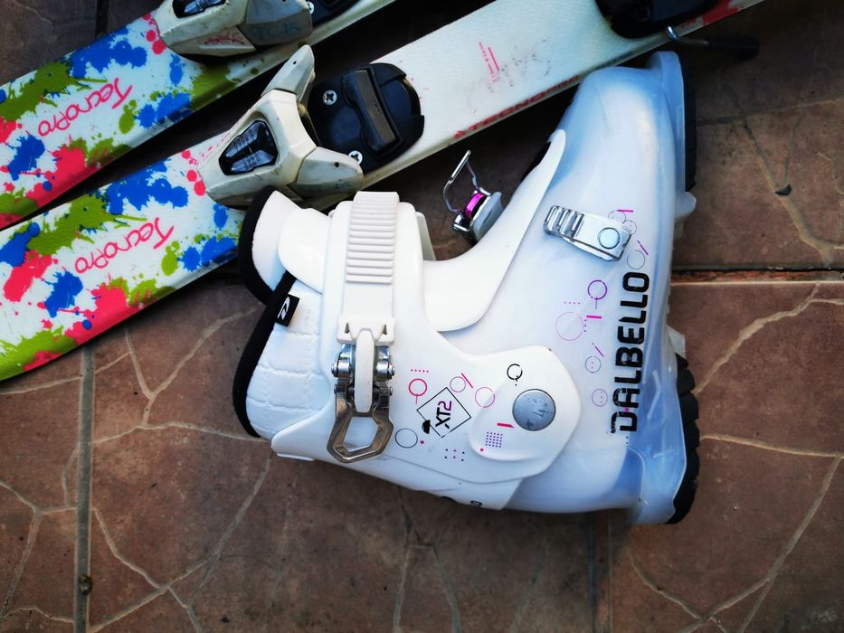 Vând echipament pt copii stare foarte buna