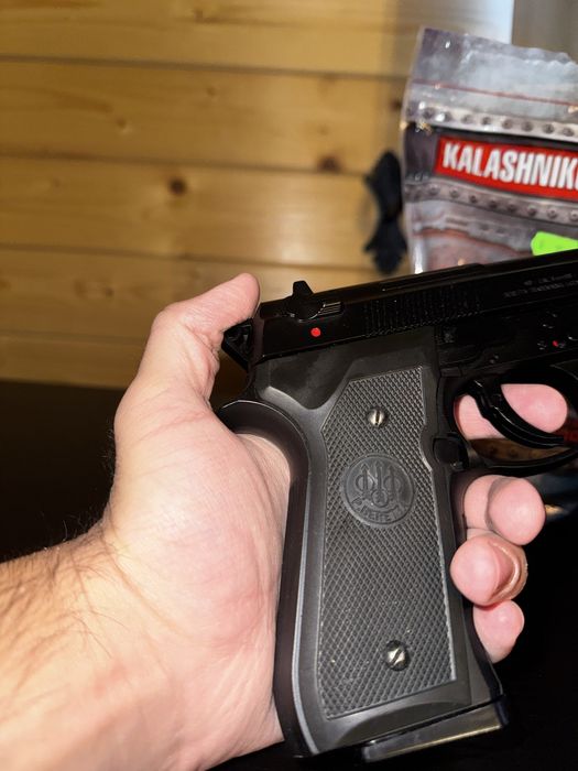 Pistol Airsoft Beretta M9