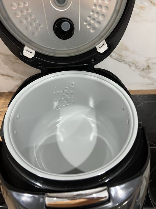 Продам мультиварку Polaris в идеальном состоянии