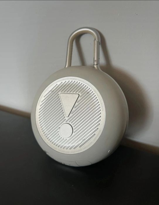 Vând boxă JBL Clip 3
