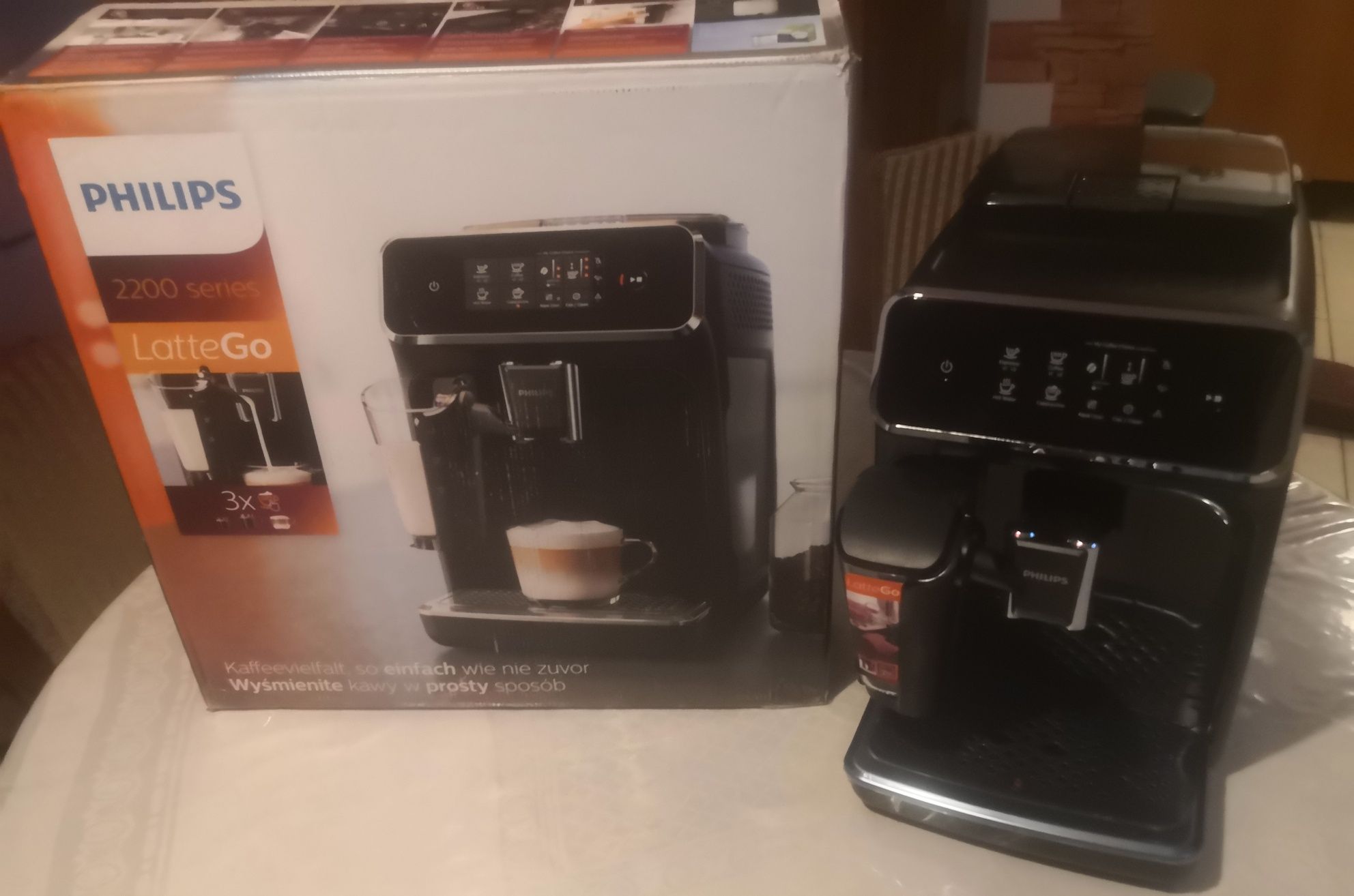 Espressor automat Philips EP2231/40, sistem LatteGo, 3 bauturi, Nou!