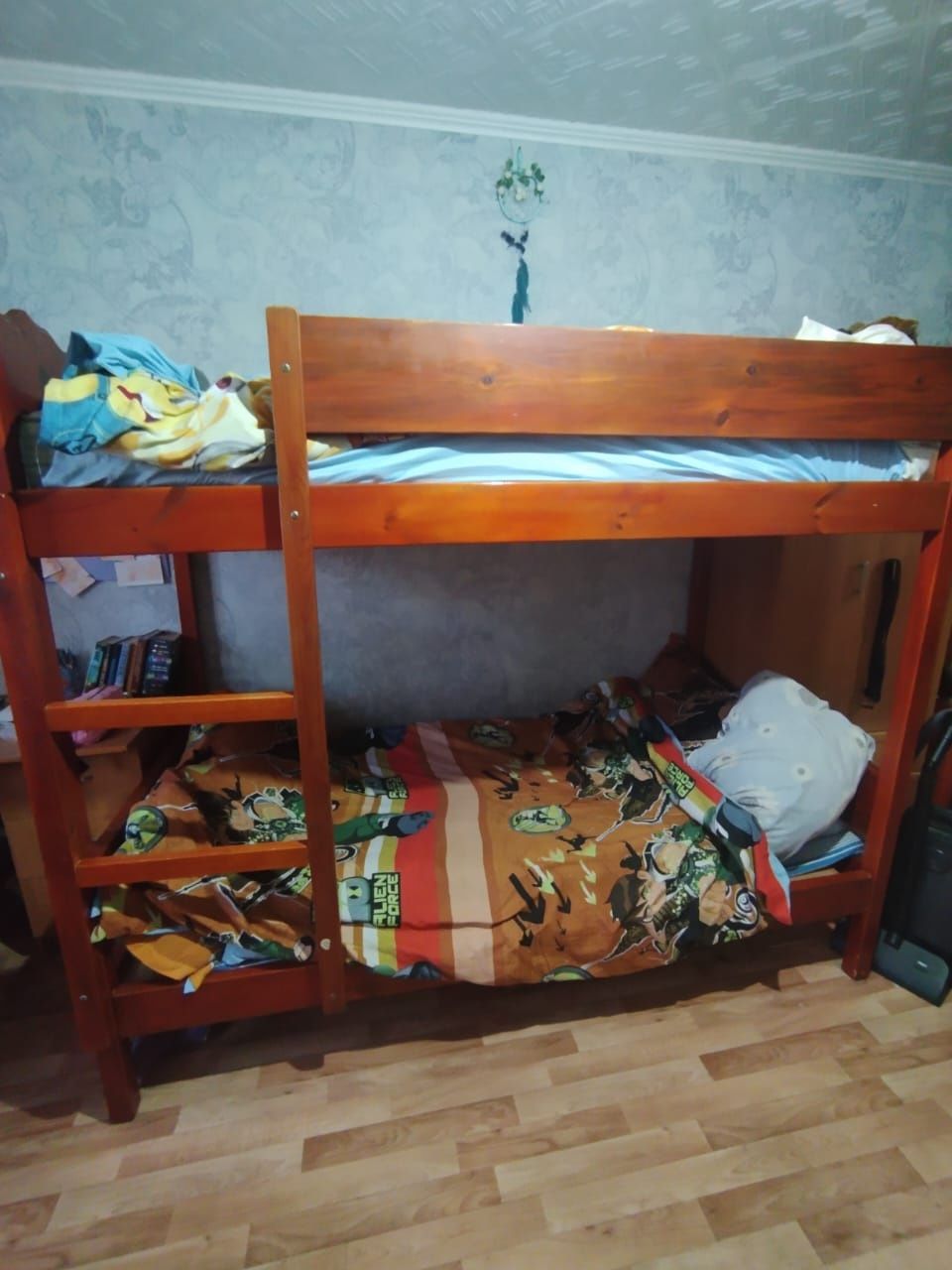 Продам двухъярусную кровать
