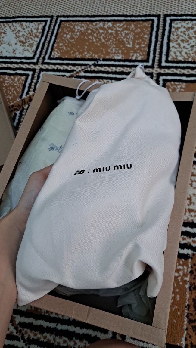 Оригинальные кроссовки New Balance x Miu Miu