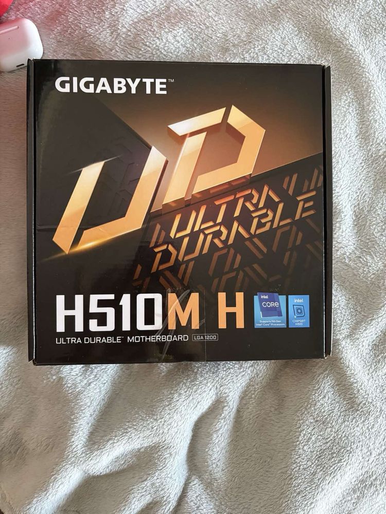 Продавам Дъно Gygabyte H510+ процесор i5 11400F