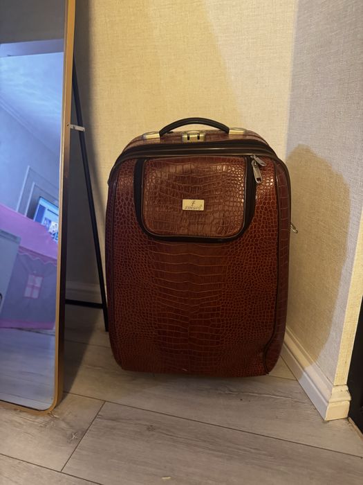 Дорожный чемодан