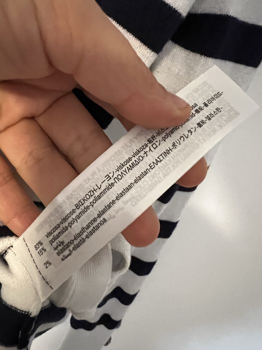 Pulover alb cu albastru de la Zara