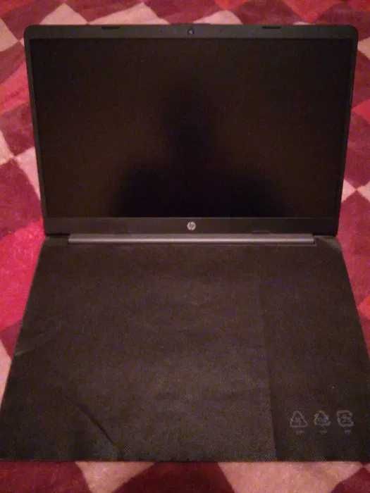 Лаптоп HP Intel Core i5,Windows 11 Retail key