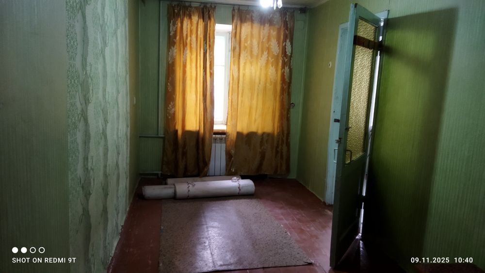 Продается 2х ком в районе аблакетка.блакетке ,на 2 этаже с балконом  3