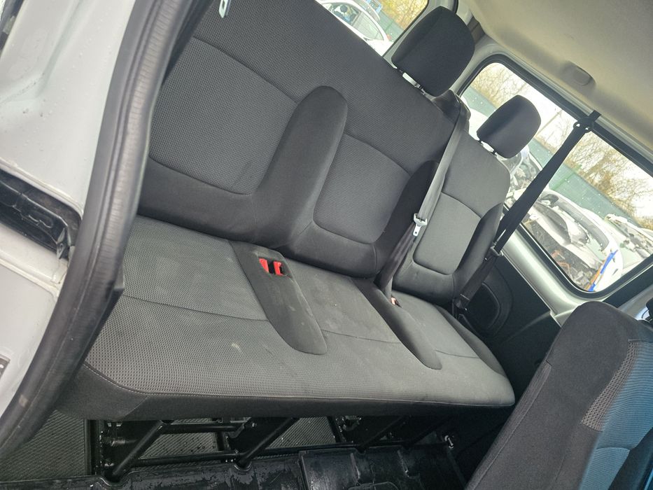 Banchete Renault Trafic 3 ( Vivaro )