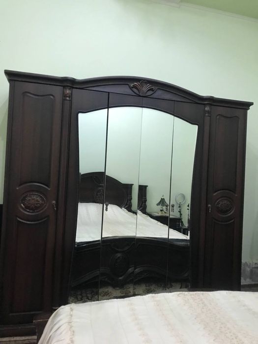 Sotiladi spalniy mebel komplekt. Продаётся спальная гарнитура.