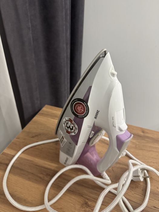 Продам утюг (кабель длинный 3 метра)