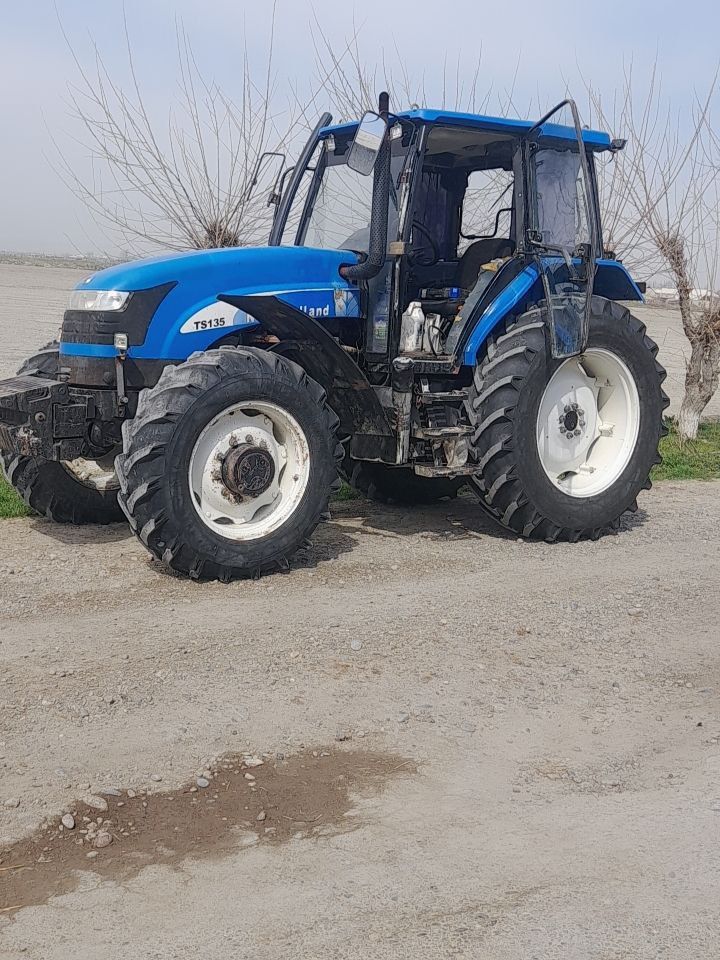 Traktor TS135...