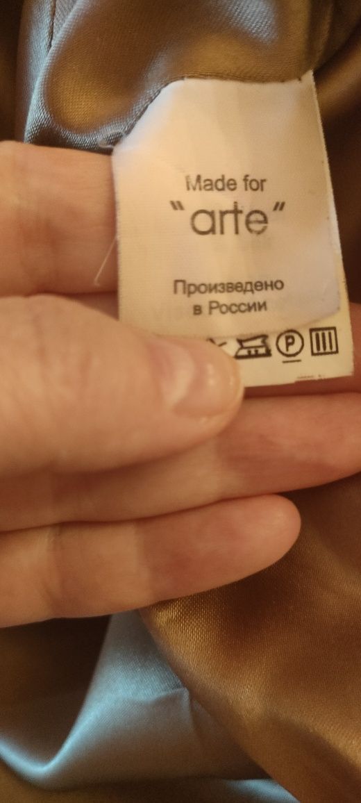 Продам кашемировые пальто женское песочно-бежевого цвета, шерсть,