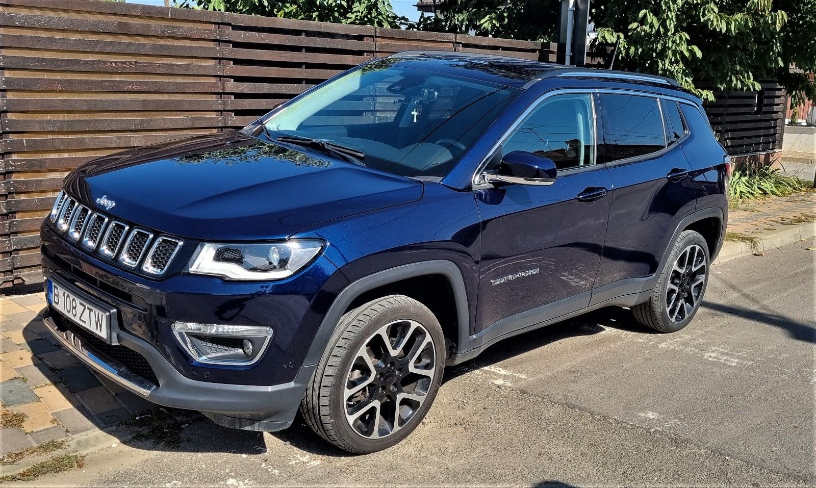 Vând Jeep Compass 4×4 AT