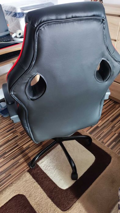 Scaun gaming Myria ( CITITI ANUNTUL )