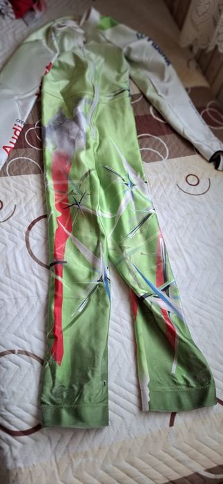 Сьстезателен ски гащеризон