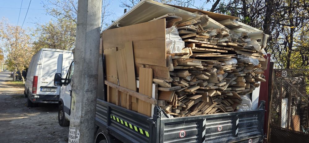 Vând lemne din constructi