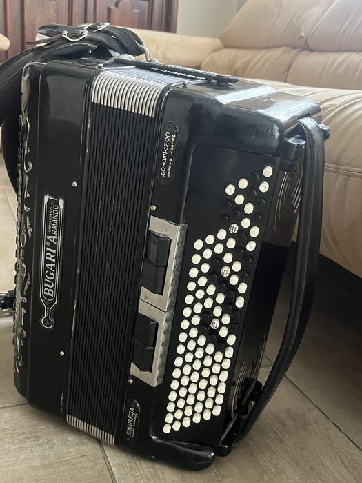 Acordeon Bugari Armando