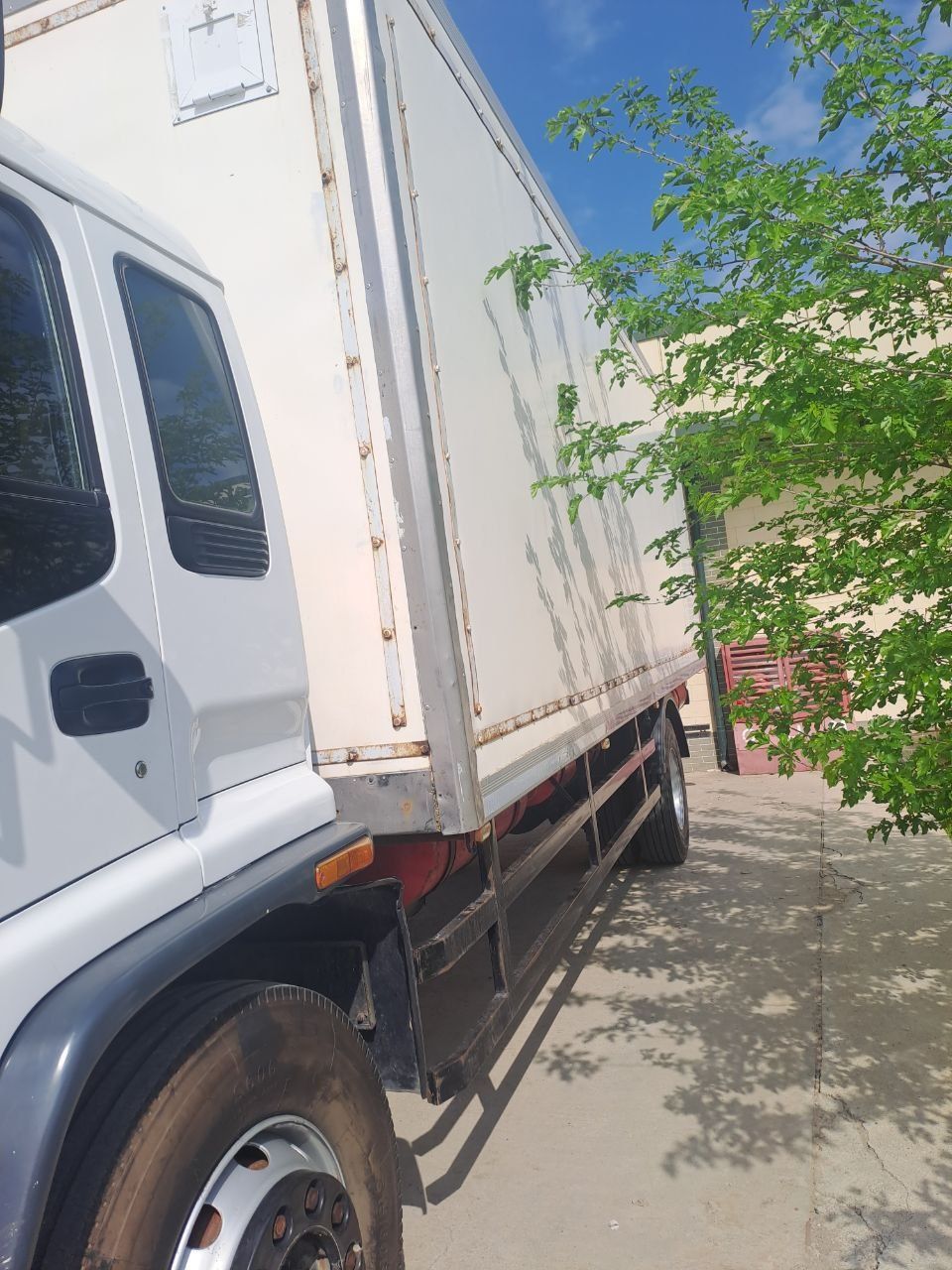 Продаётся грузовик Isuzu