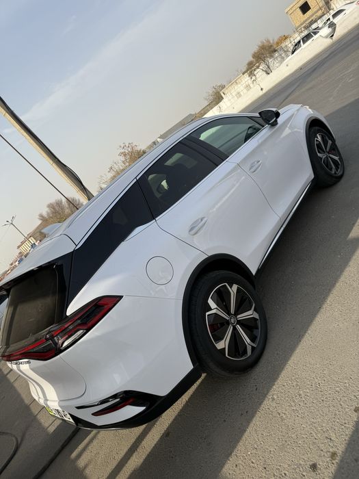 Byd tank 4.4 sekund 550 ot kuchi