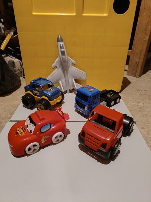 Игрушки детские .