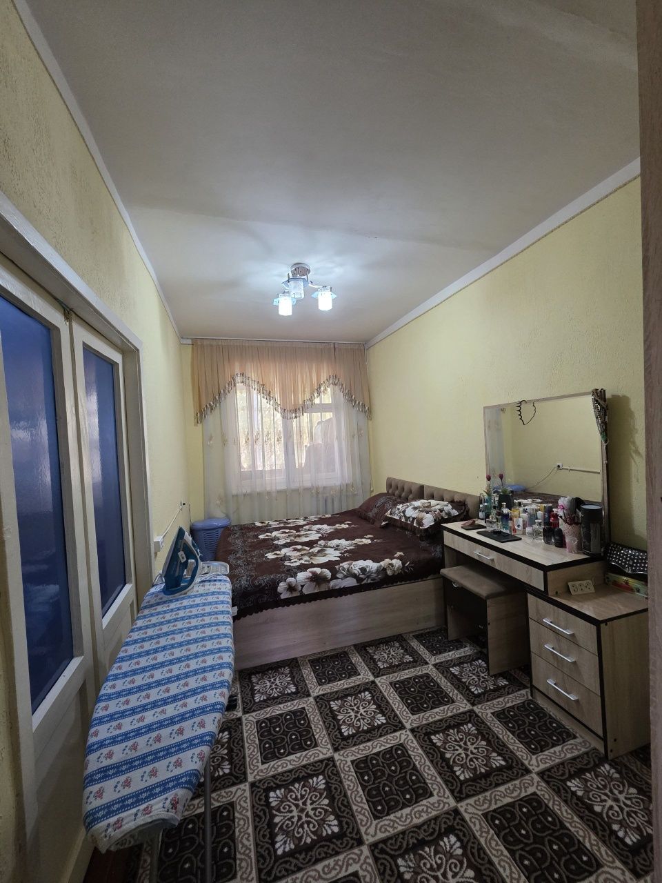 Продаётся 2х комнатная квартира