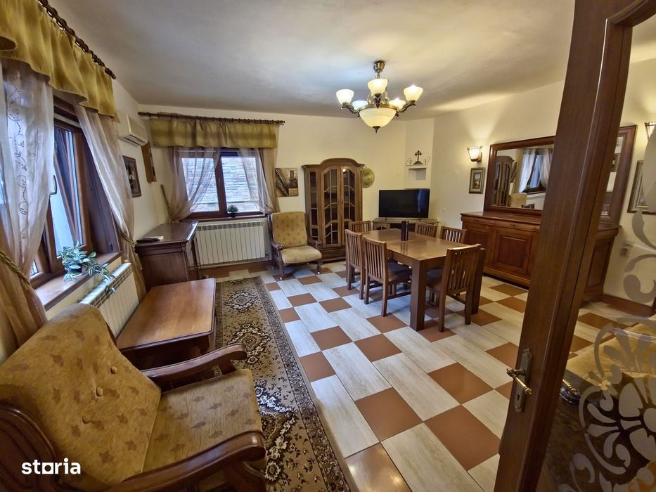 Casă individuală Km 5 – curte cu foișor, acces privat, termen lung