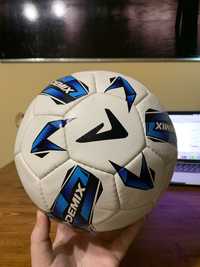 Футбольный мяч профессиональный