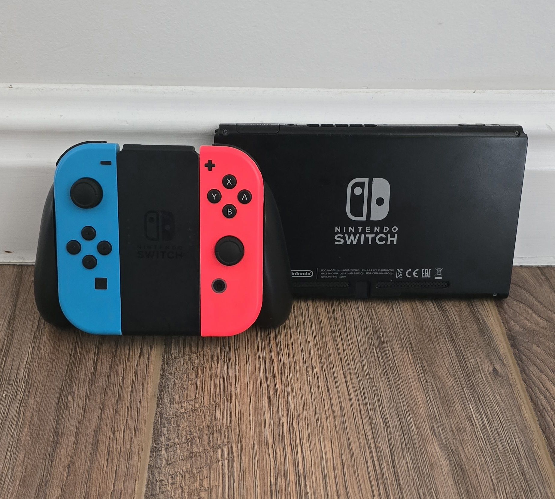 Vând Consola NIntendo Switch