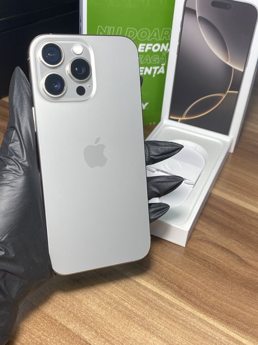 iPhone 16 Pro Max • 256 GB • Natural Titanium