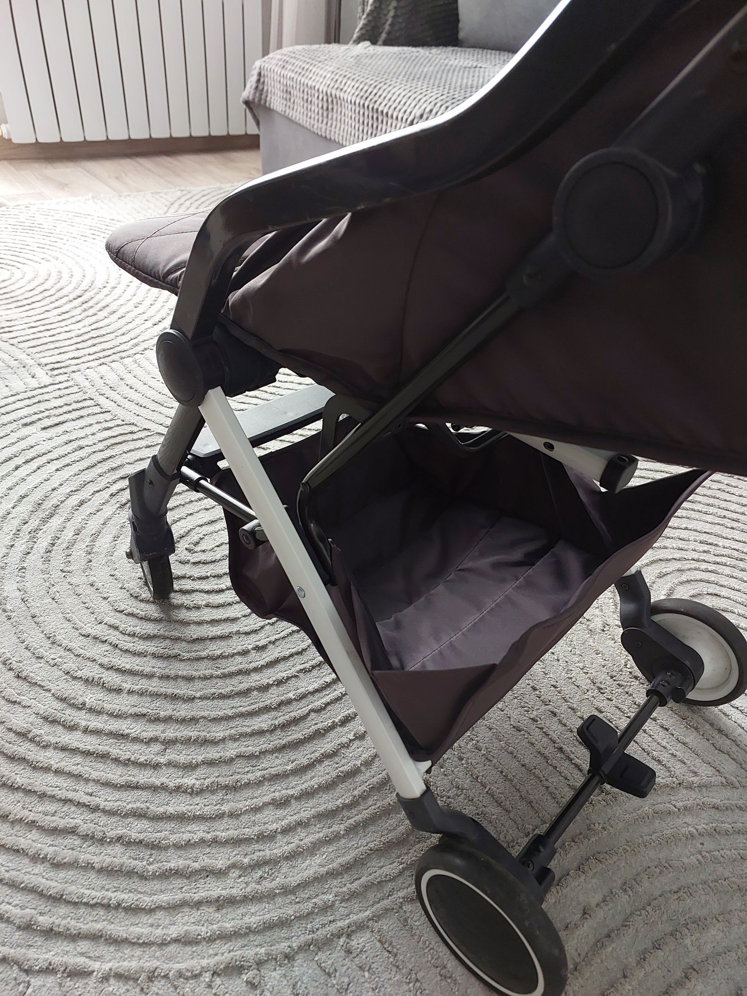 Продам прогулочную коляску Happy baby