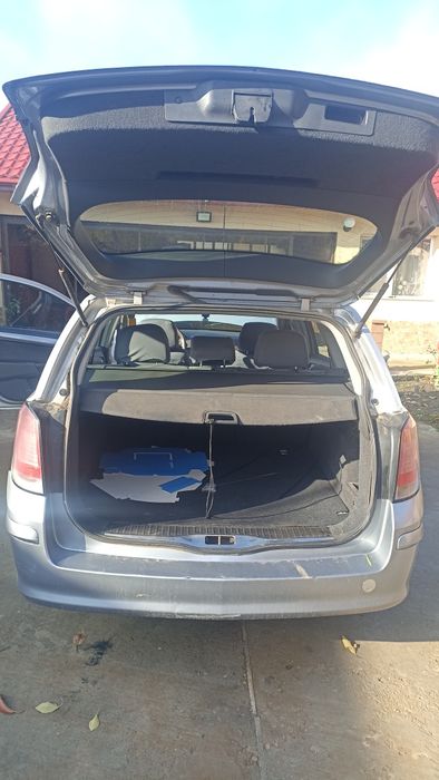 Dezmembrez opel astra h 1.7 tdci