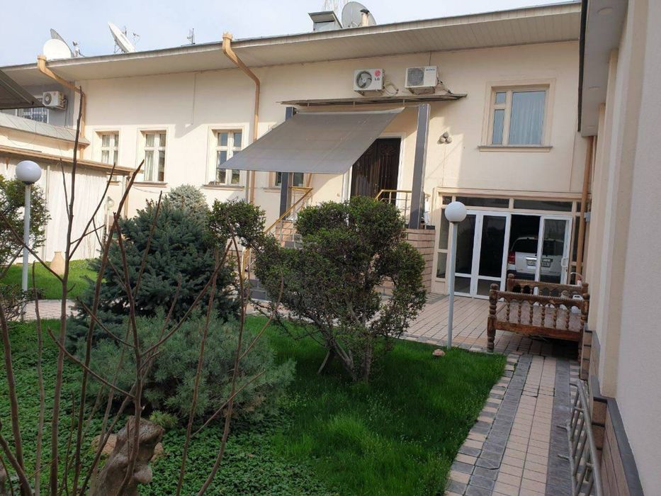 Bog'li uyimni sotaman 620 m2 2 uy 7 xonali