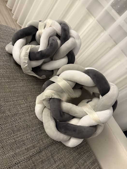 De vanzare perne decorative (protectie patut)