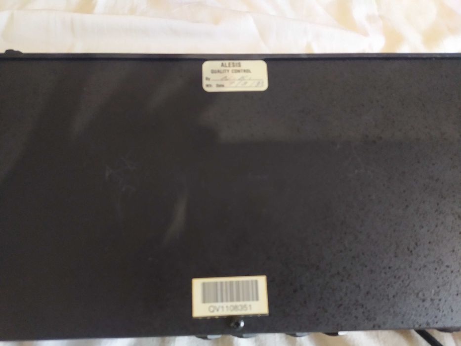 Продавам "Alessis quadraverb 4"