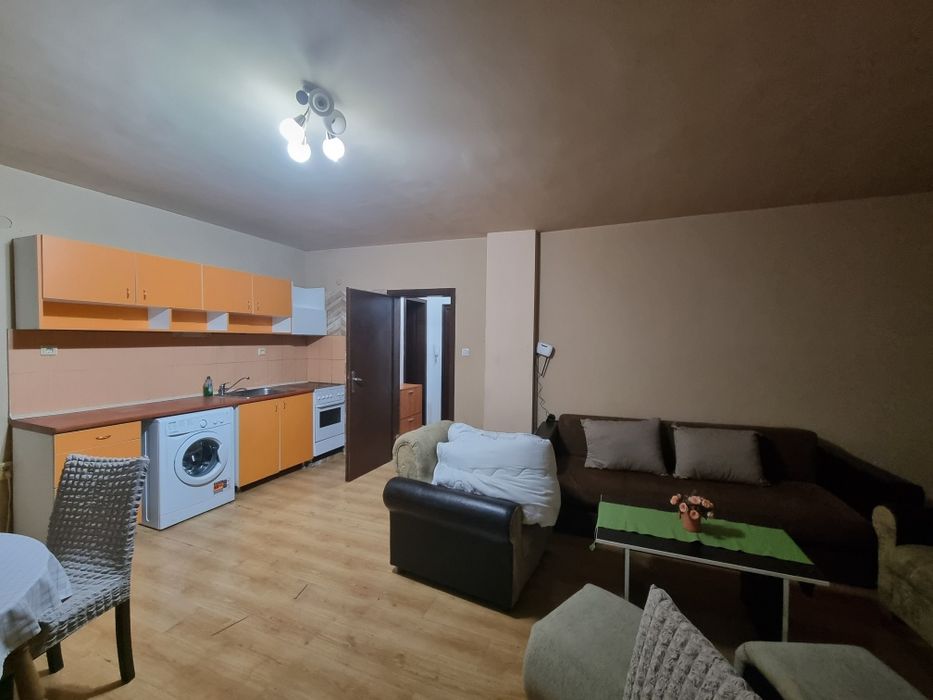 Дава се под наем Двустаен апартамент в Дупница - 60 кв.м за 331.5 € - Снимка #1