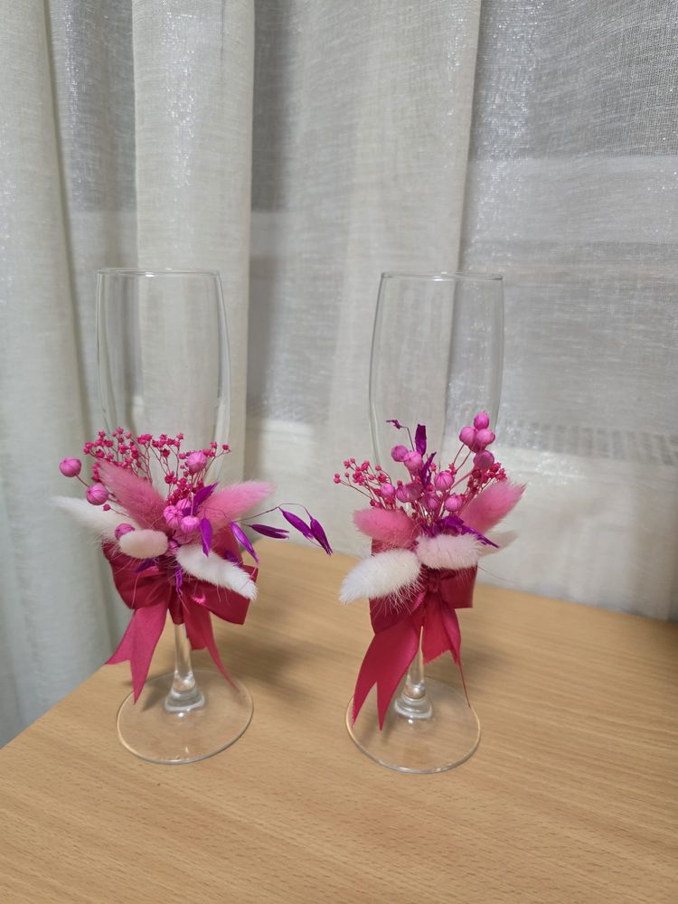 Buchet de nunta si set de lumanari , pahare si cocarde