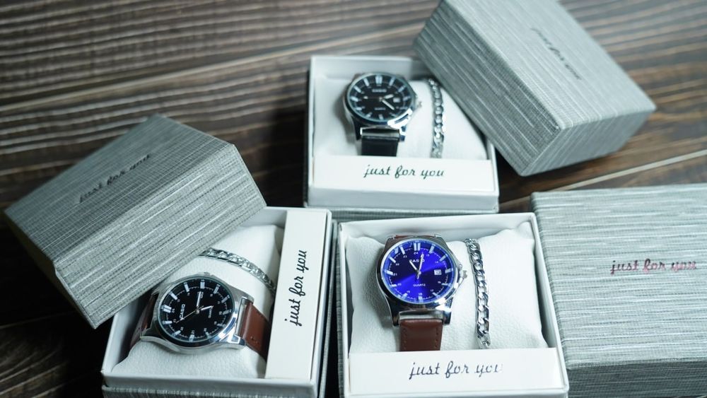 Casio uslub va funksionallik uchun mukammal soat va blak uzug
